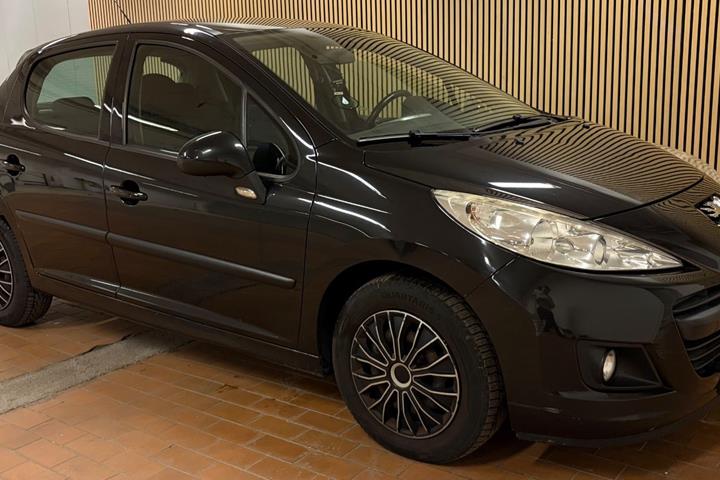undefined Peugeot 207 fra 2010