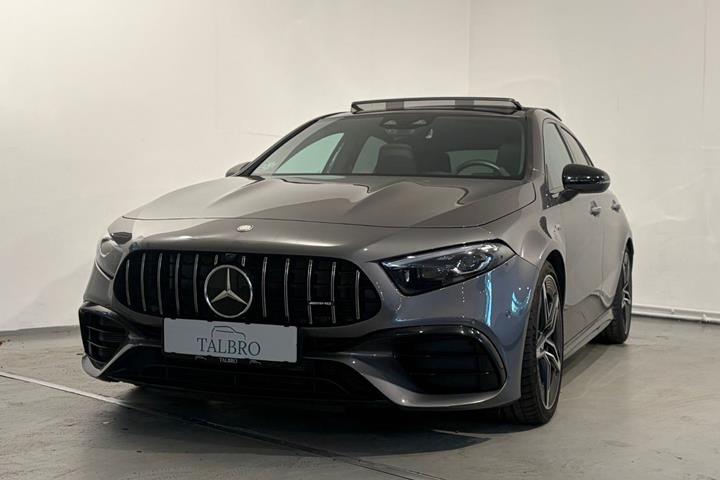 Gul Mercedes A45 fra 2024