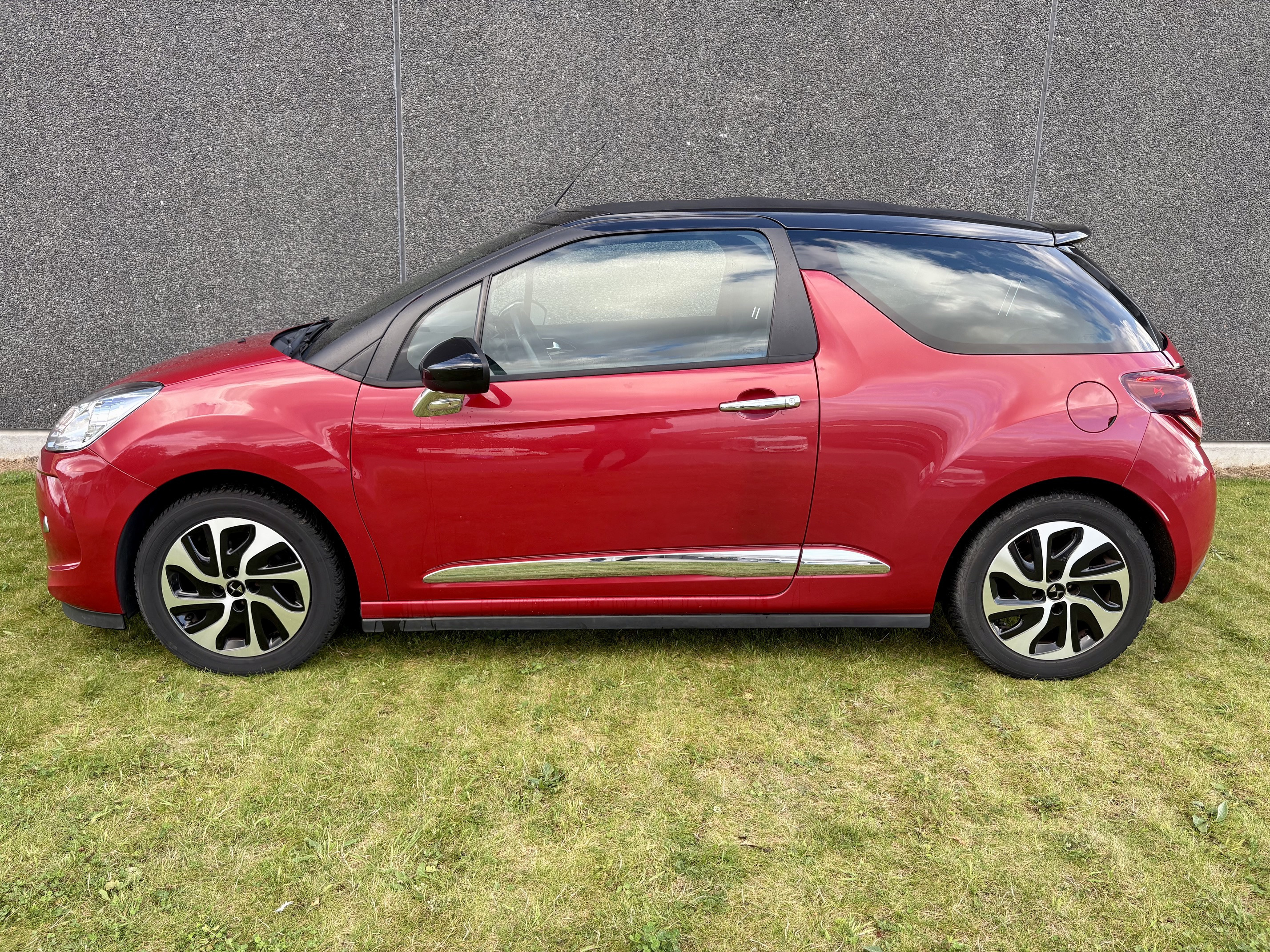 Rød Citroën DS3 fra 2013