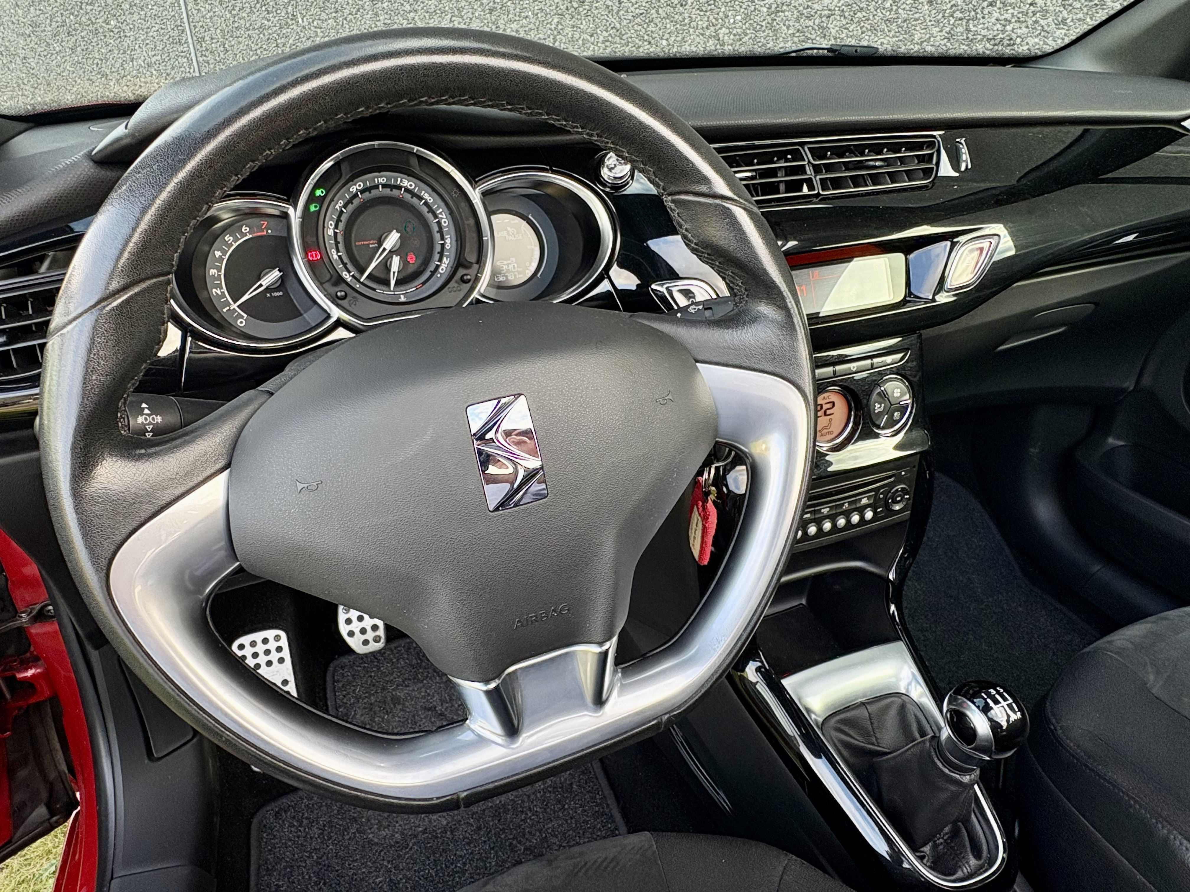 Rød Citroën DS3 fra 2013