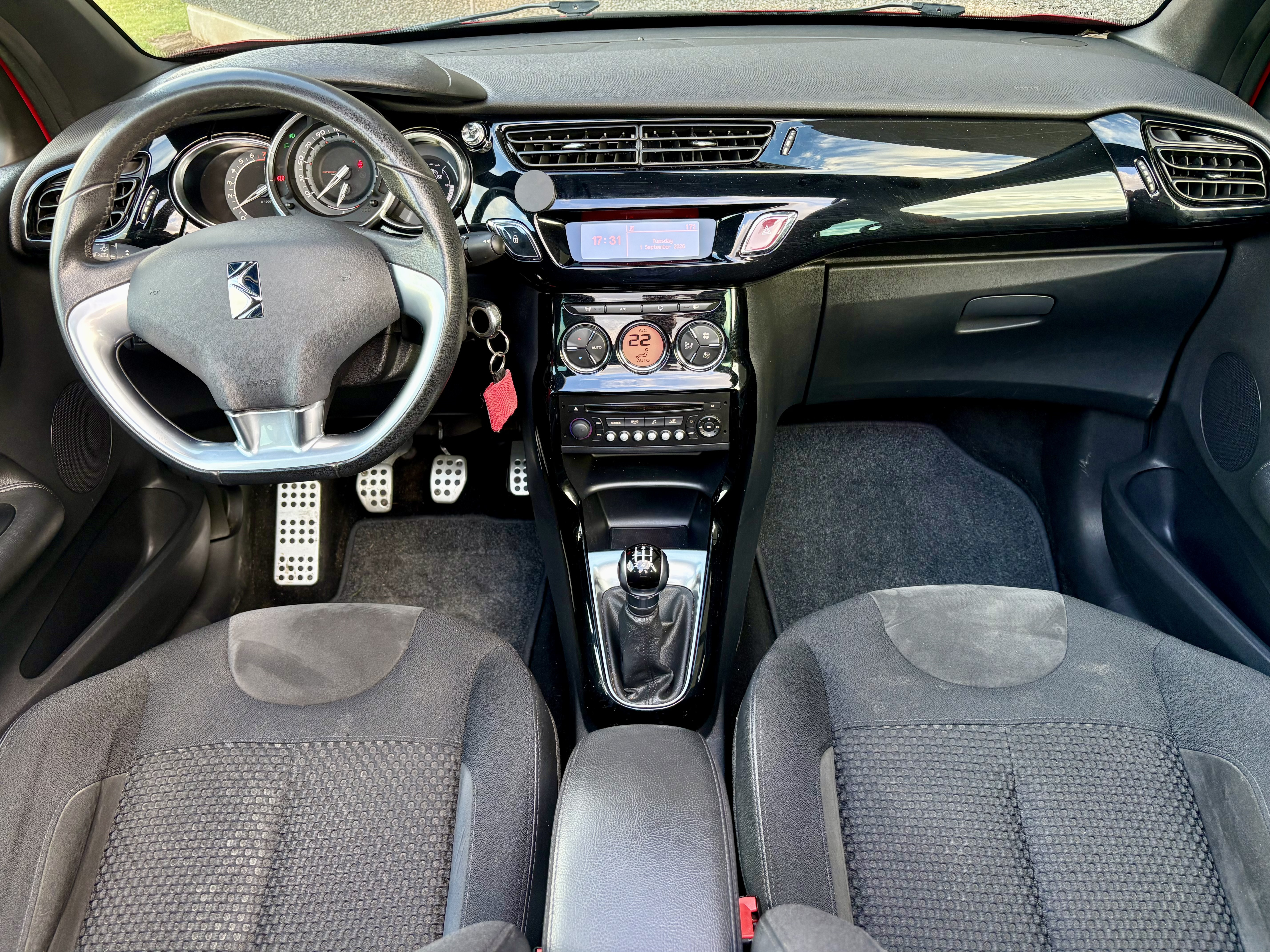 Rød Citroën DS3 fra 2013