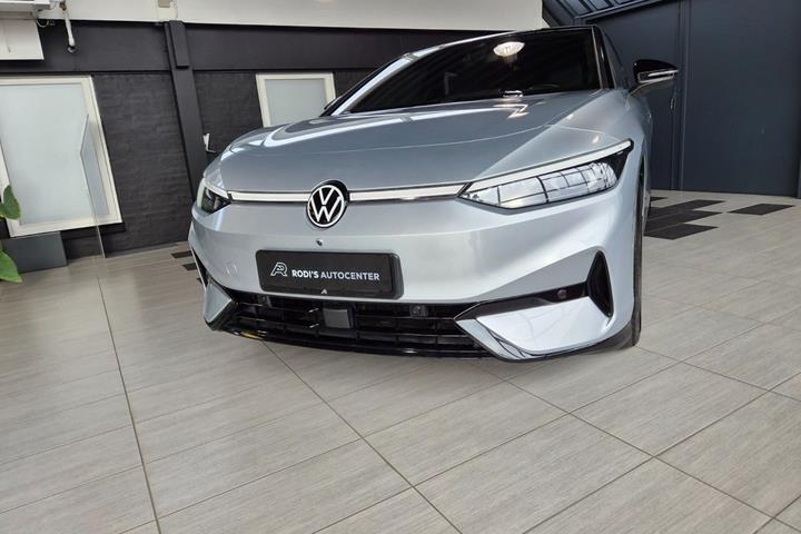 Sølv VW ID.7 fra 2025