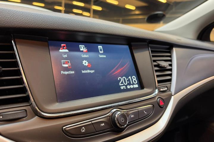 Blå Opel Astra fra 2019