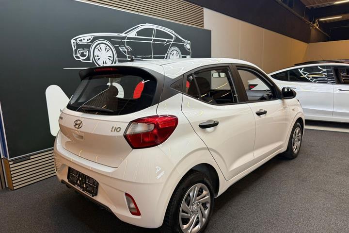 Hvid Hyundai i10 fra 2021