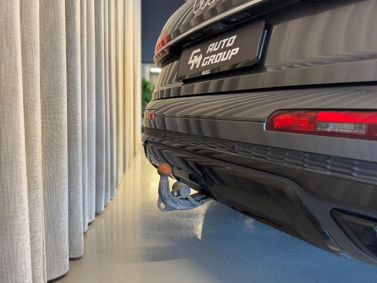 Grå Audi Q7 fra 2020