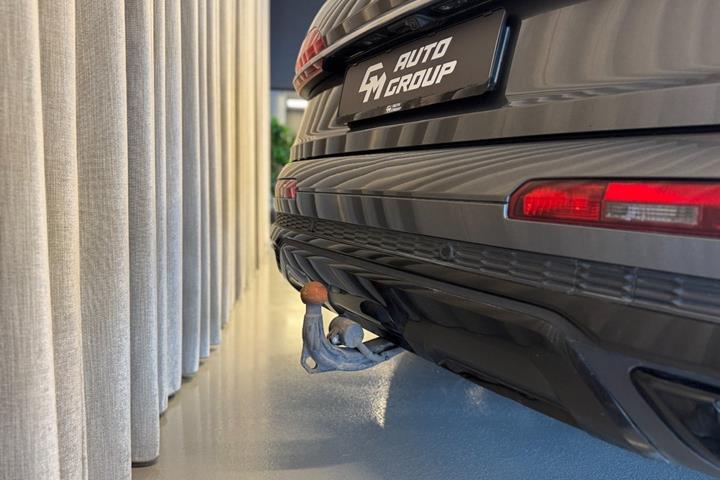 Grå Audi Q7 fra 2020