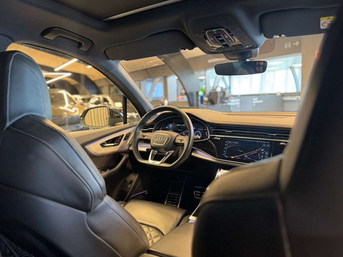 Grå Audi Q7 fra 2020