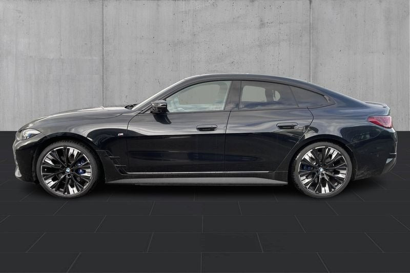Sort BMW i4 fra 2026