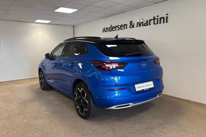 Blå Opel Grandland fra 2023