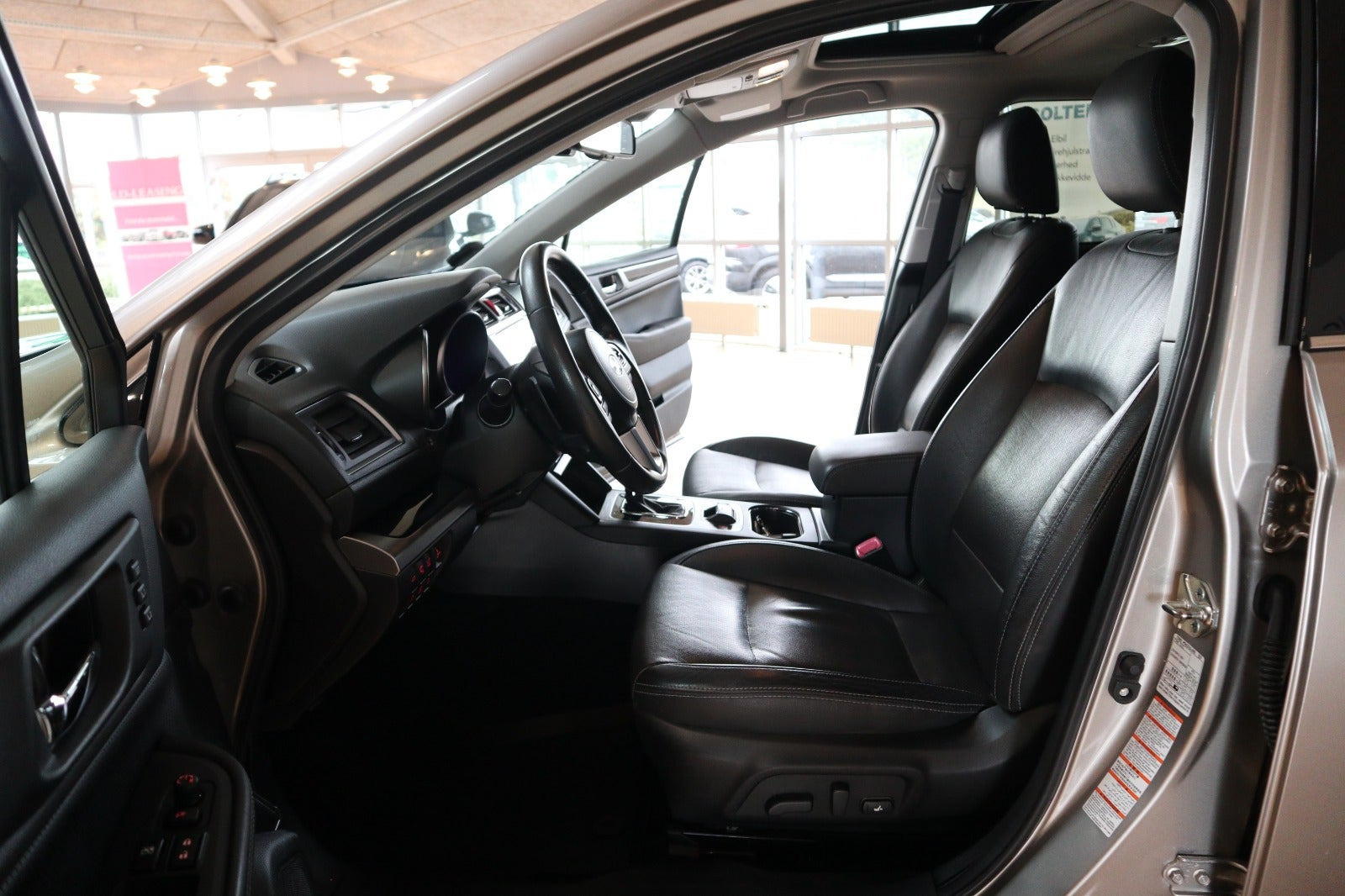 Orange Subaru Outback fra 2016