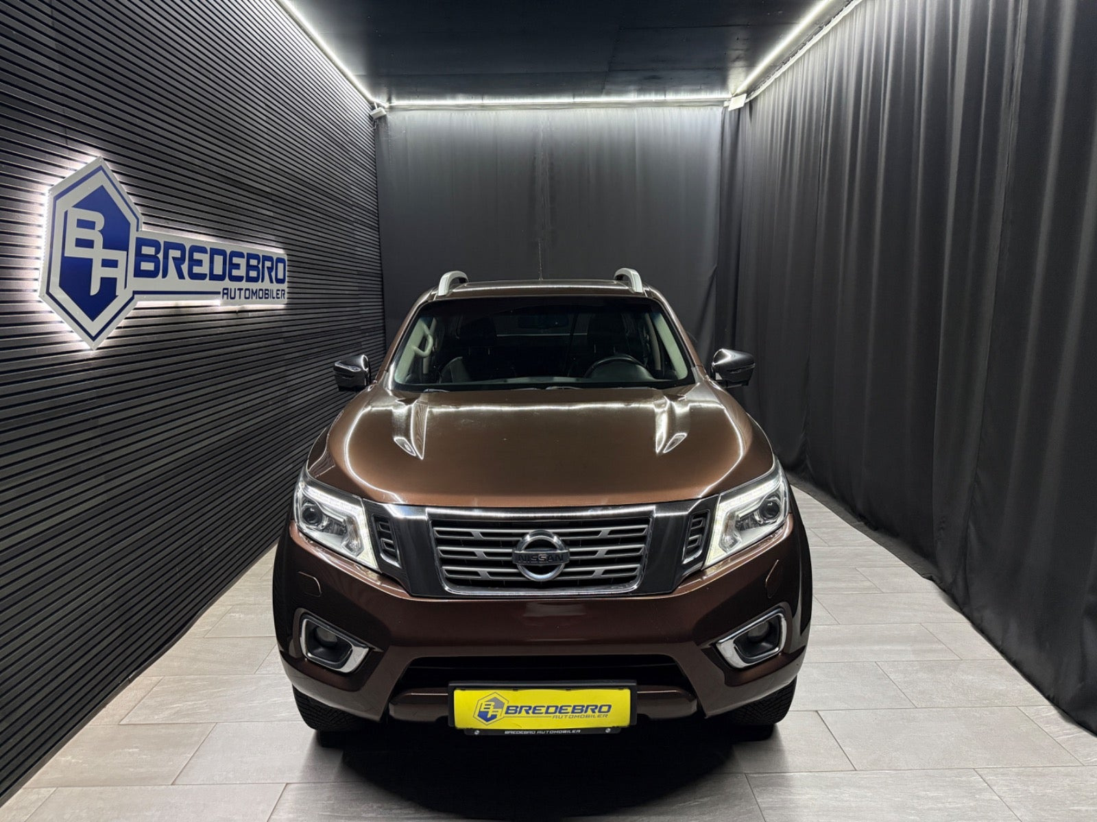 Brun Nissan Navara fra 2015