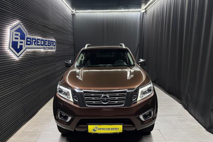 Brun Nissan Navara fra 2015