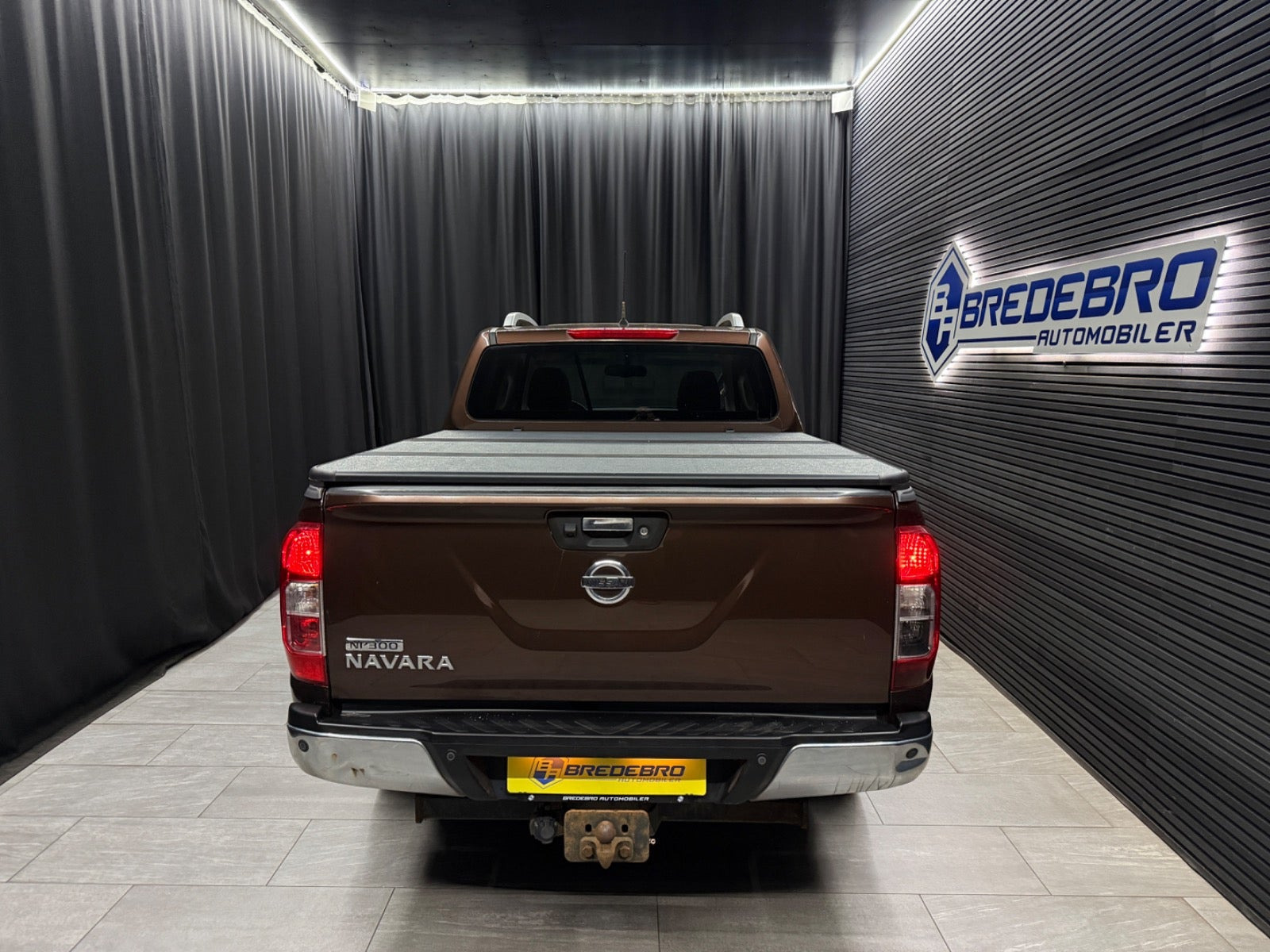 Brun Nissan Navara fra 2015