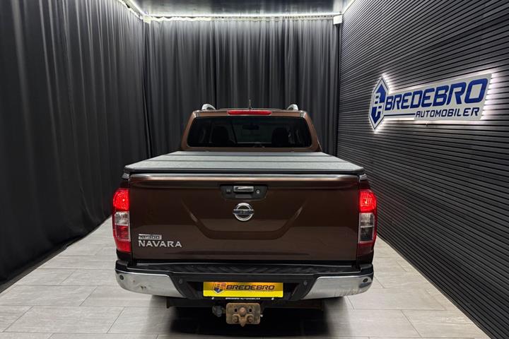Brun Nissan Navara fra 2015