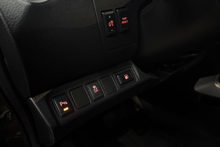Brun Nissan Navara fra 2015