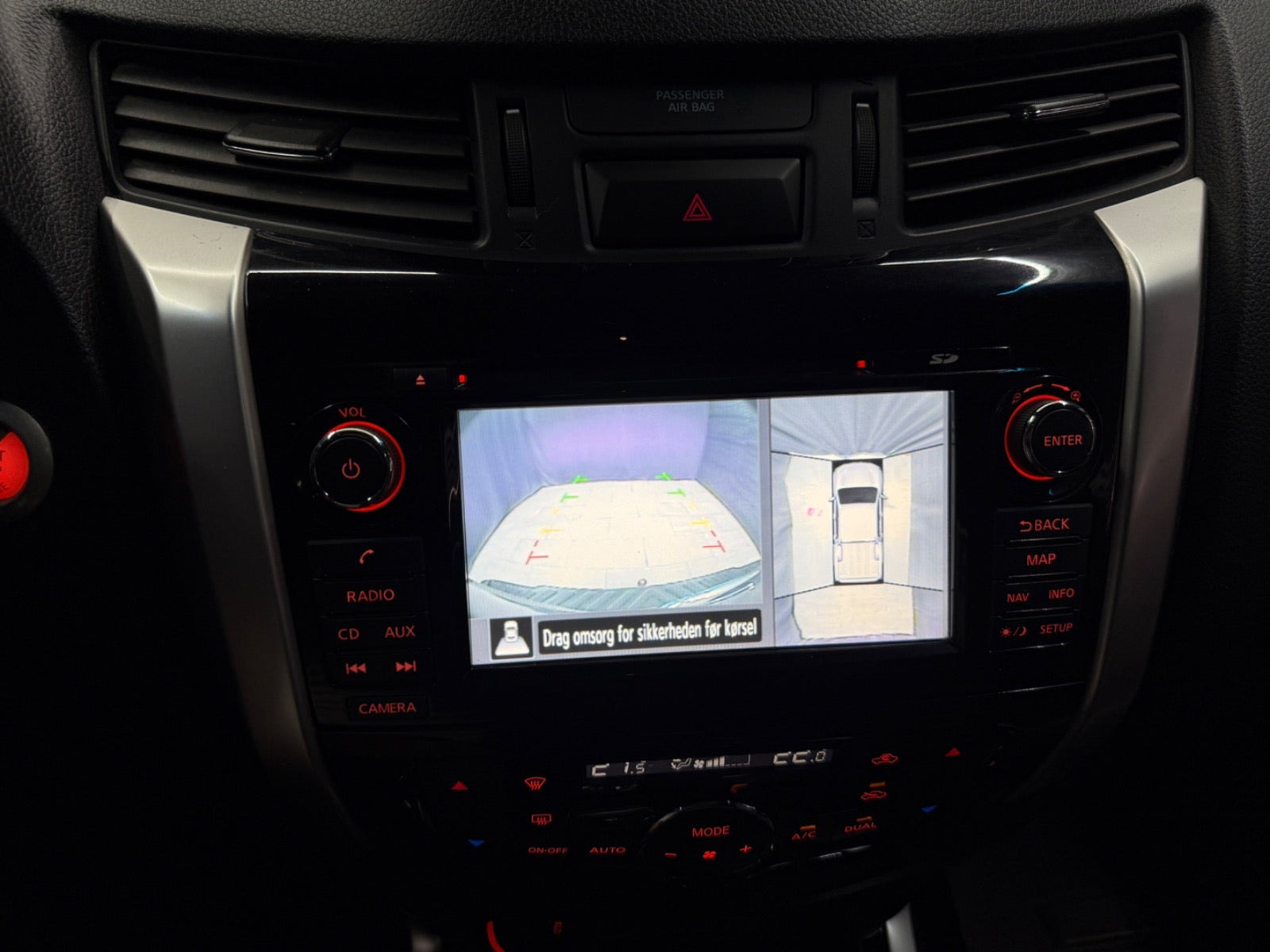 Brun Nissan Navara fra 2015