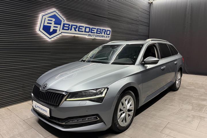 Sort Skoda Superb fra 2020