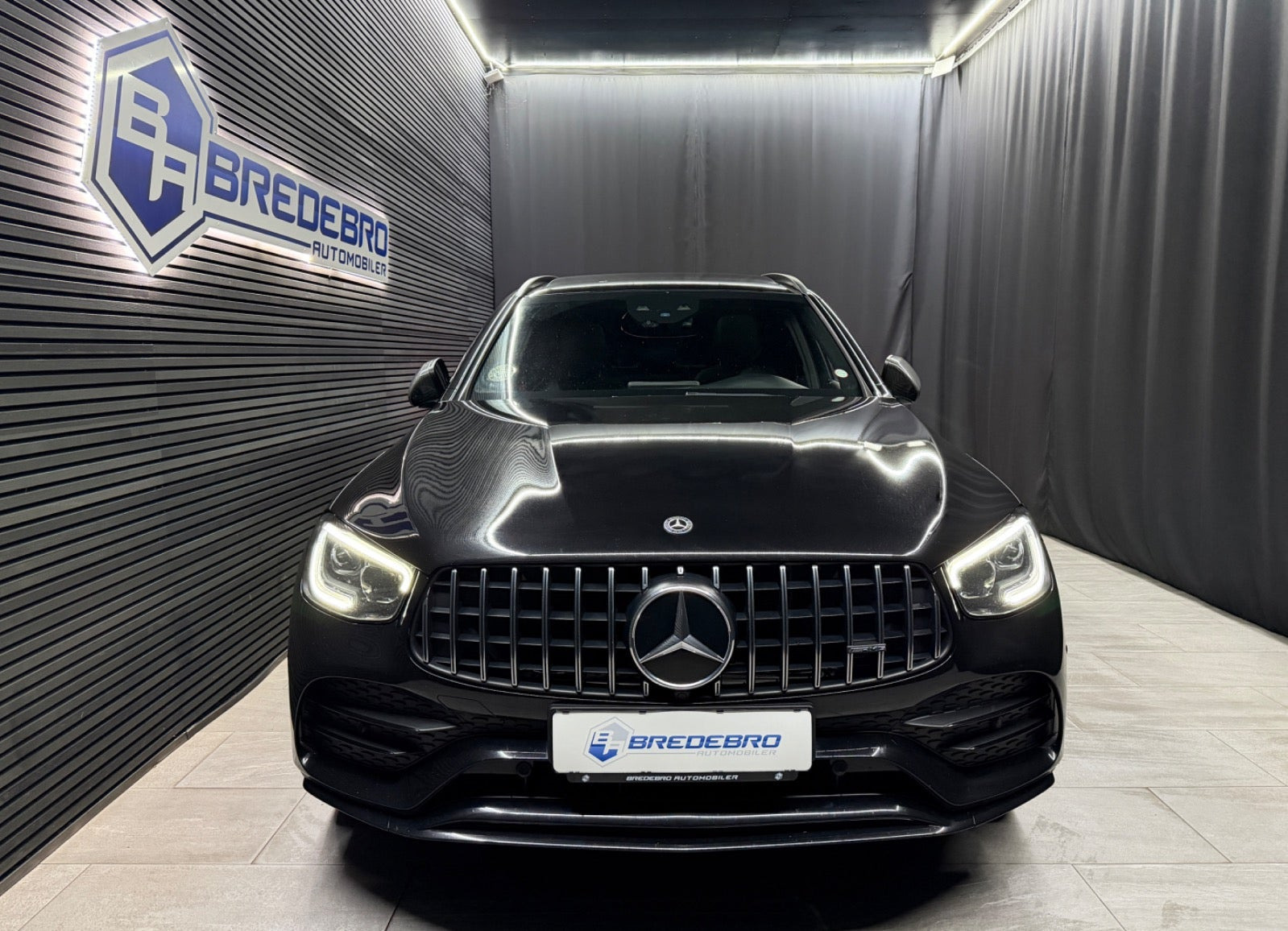 Sort Mercedes GLC43 fra 2020