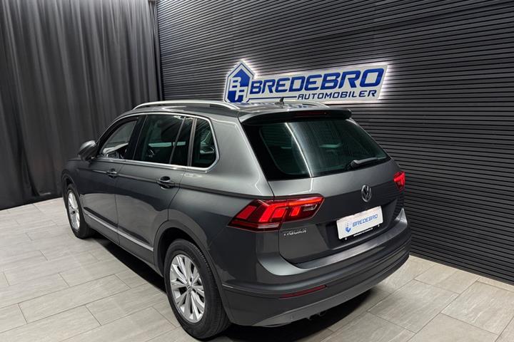 Grå VW Tiguan fra 2018