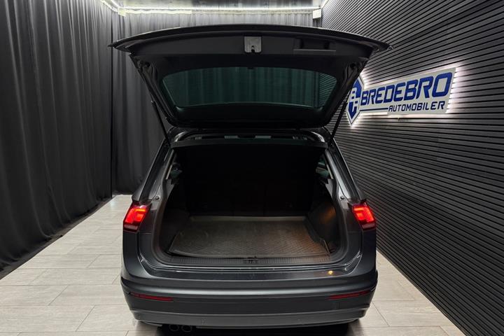 Grå VW Tiguan fra 2018
