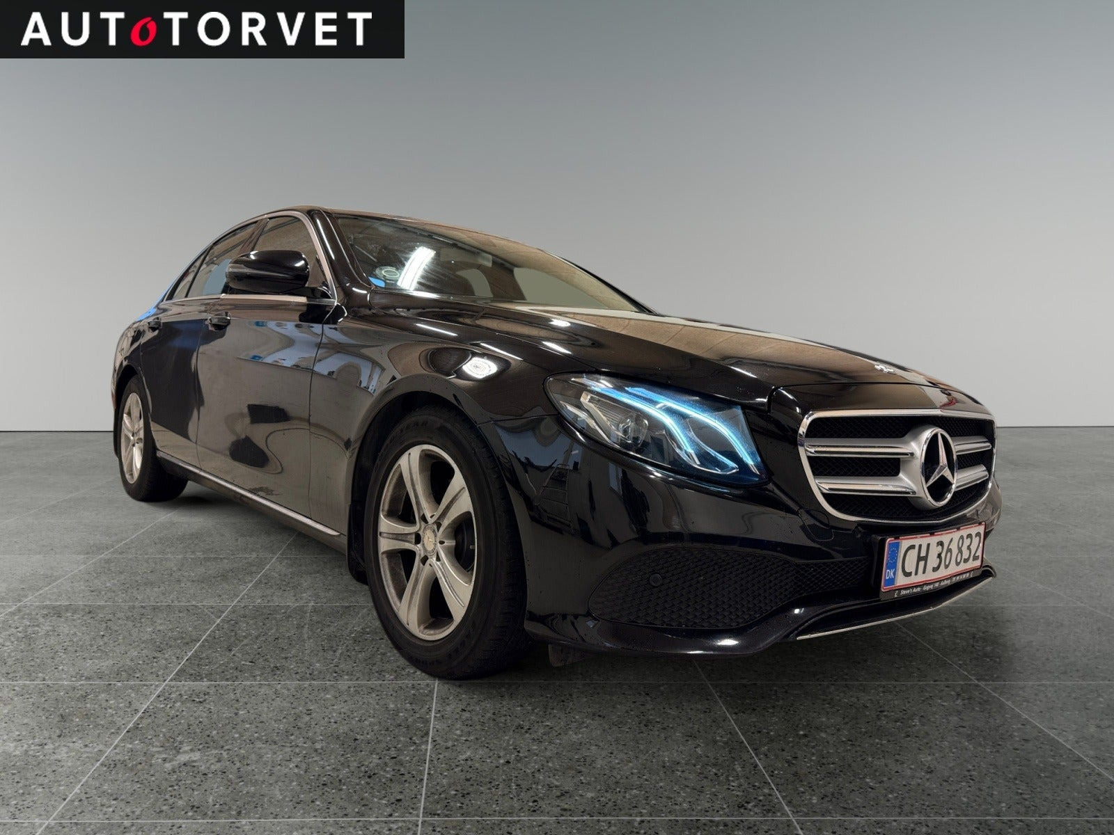 Sort Mercedes E220 d fra 2017
