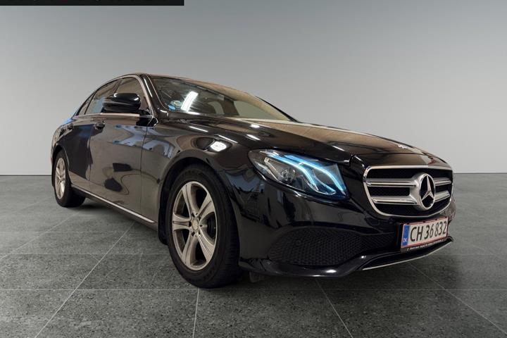Sort Mercedes E220 d fra 2017