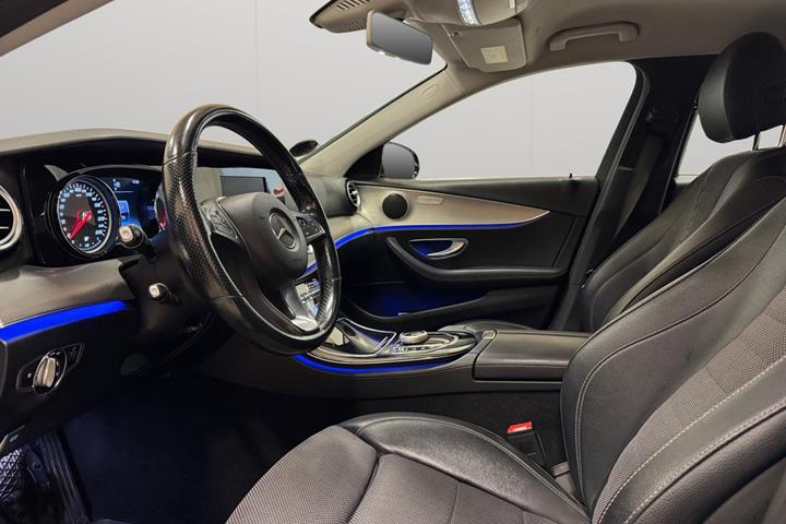 Sort Mercedes E220 d fra 2017