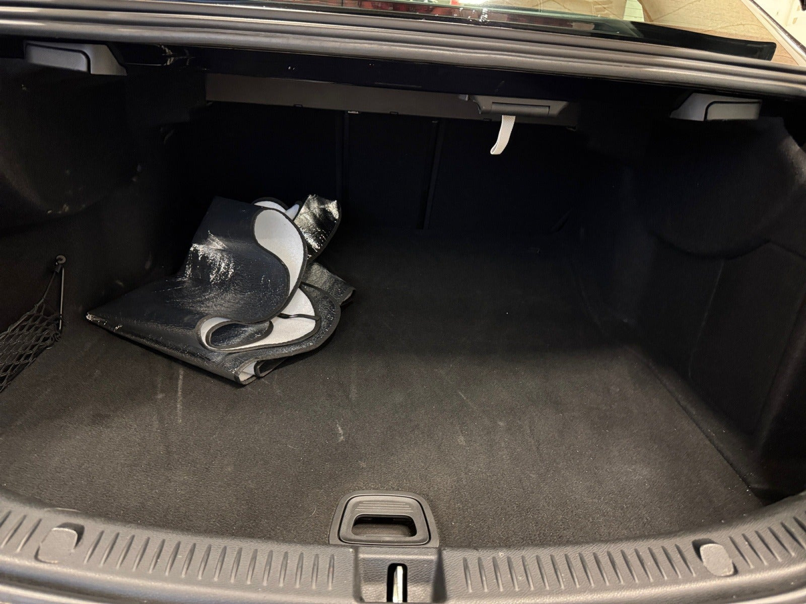Sort Mercedes E220 d fra 2017
