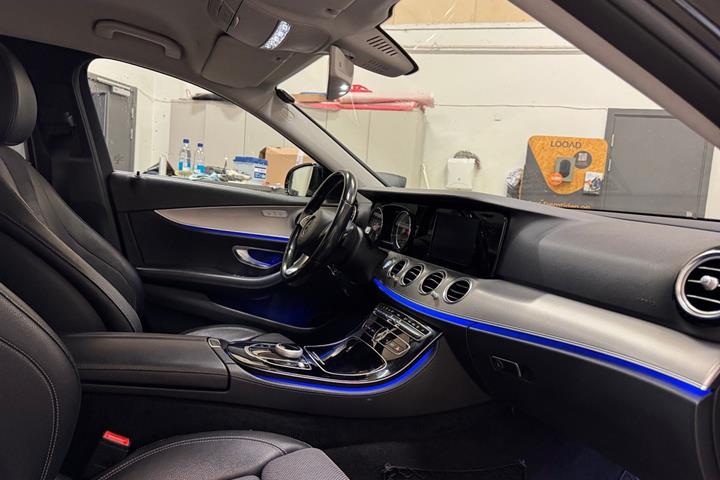 Sort Mercedes E220 d fra 2017