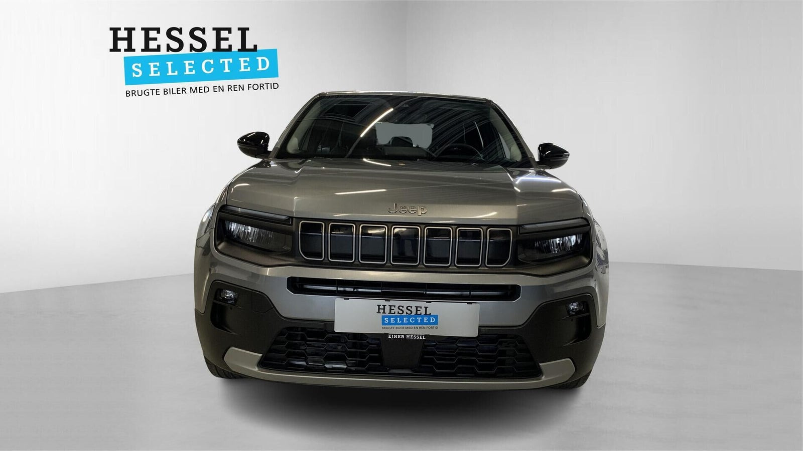 Grå Jeep Avenger fra 2025
