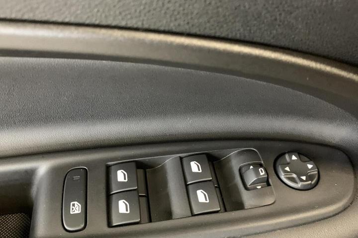 Grå Jeep Avenger fra 2025