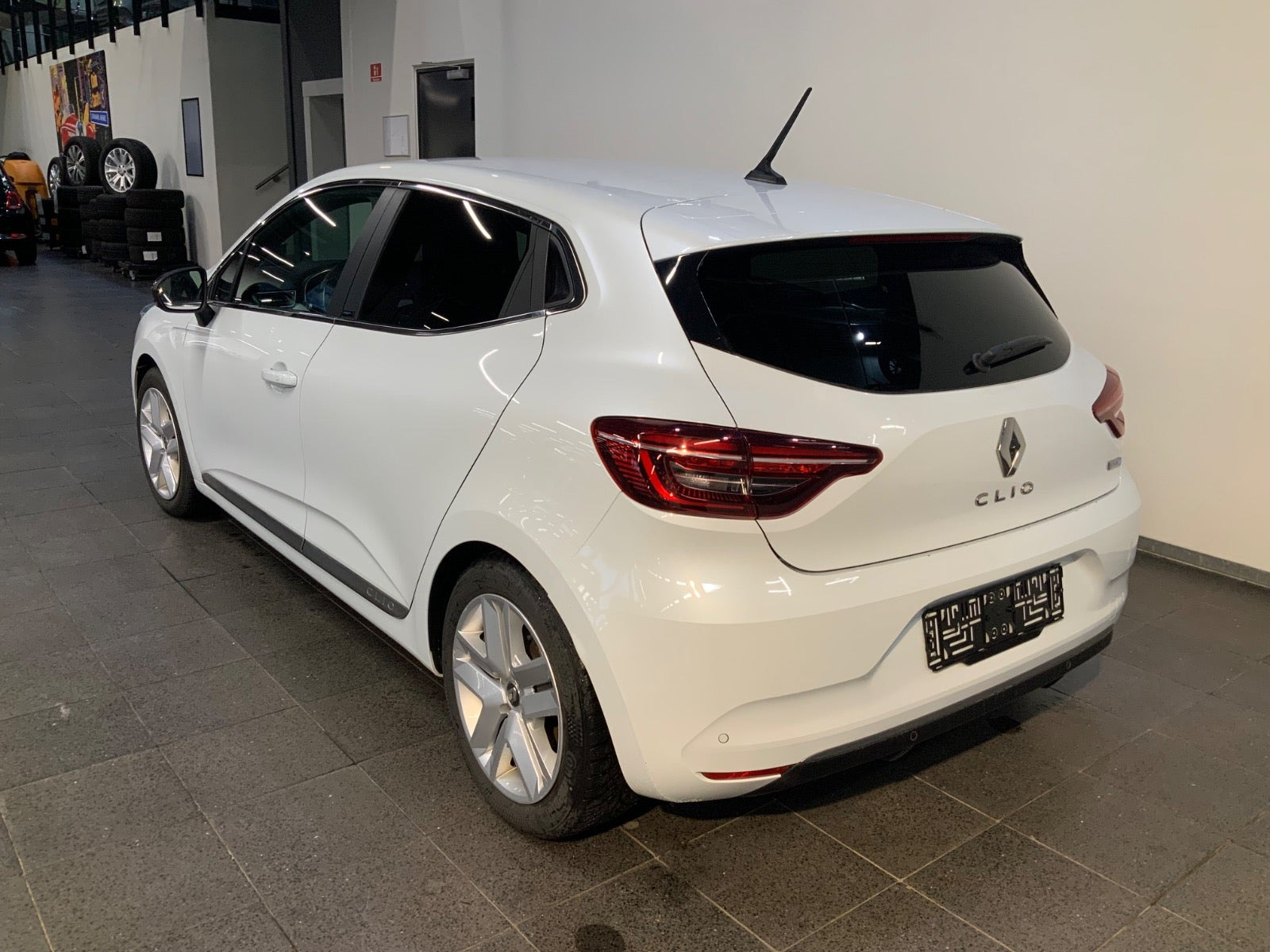 Hvid Renault Clio V fra 2020