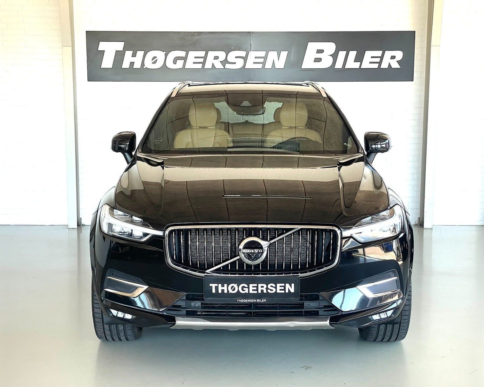 Sort Volvo XC60 fra 2019