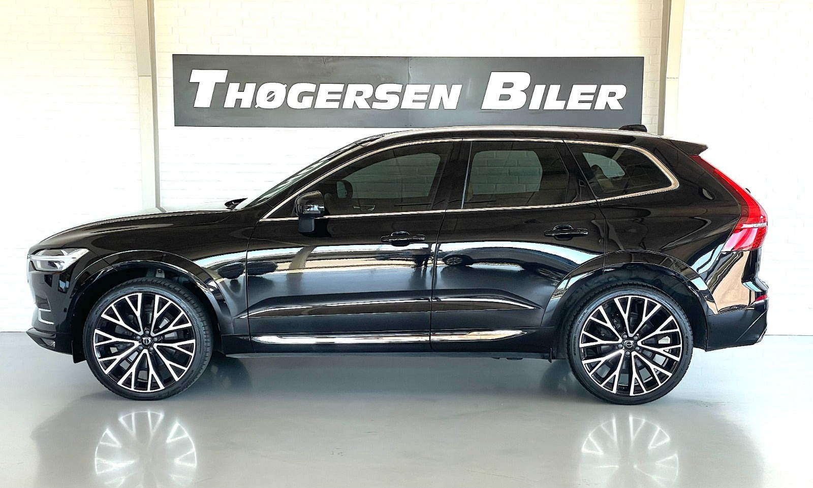 Sort Volvo XC60 fra 2019