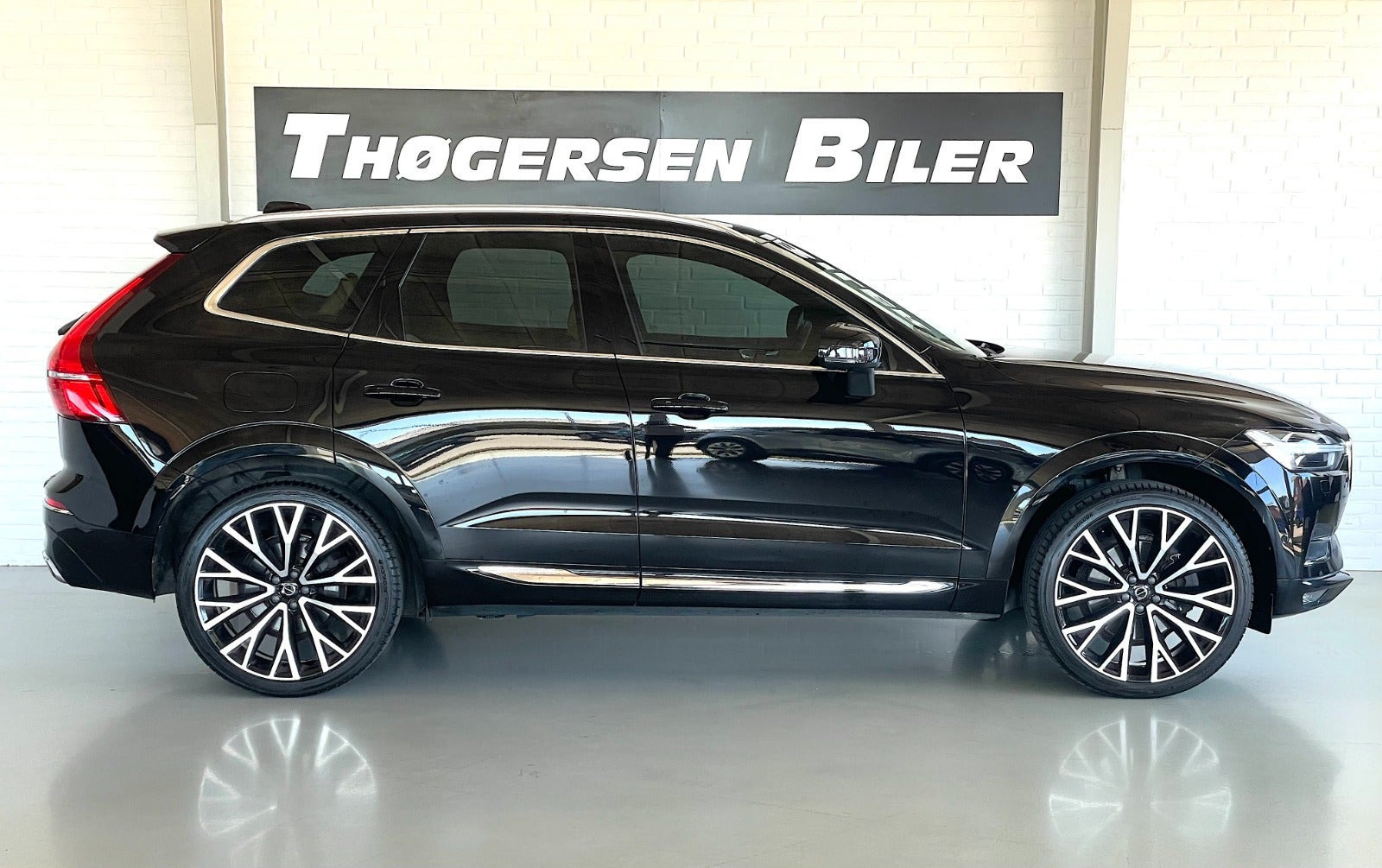 Sort Volvo XC60 fra 2019