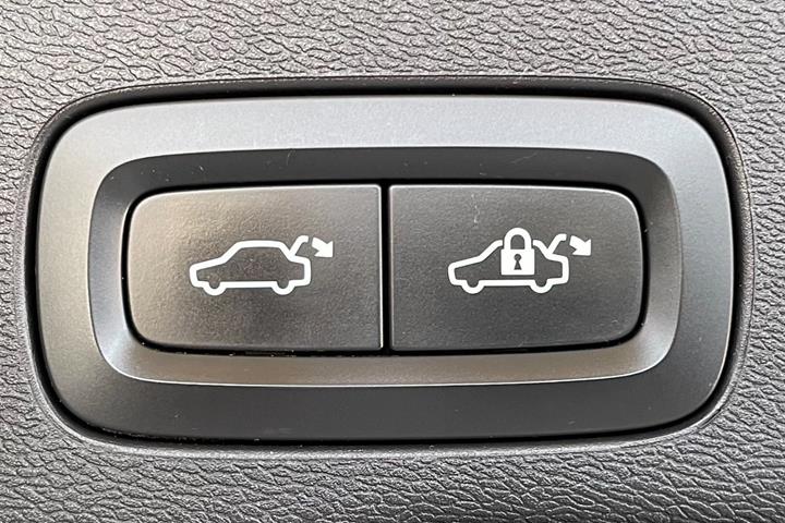 Sort Volvo XC60 fra 2019