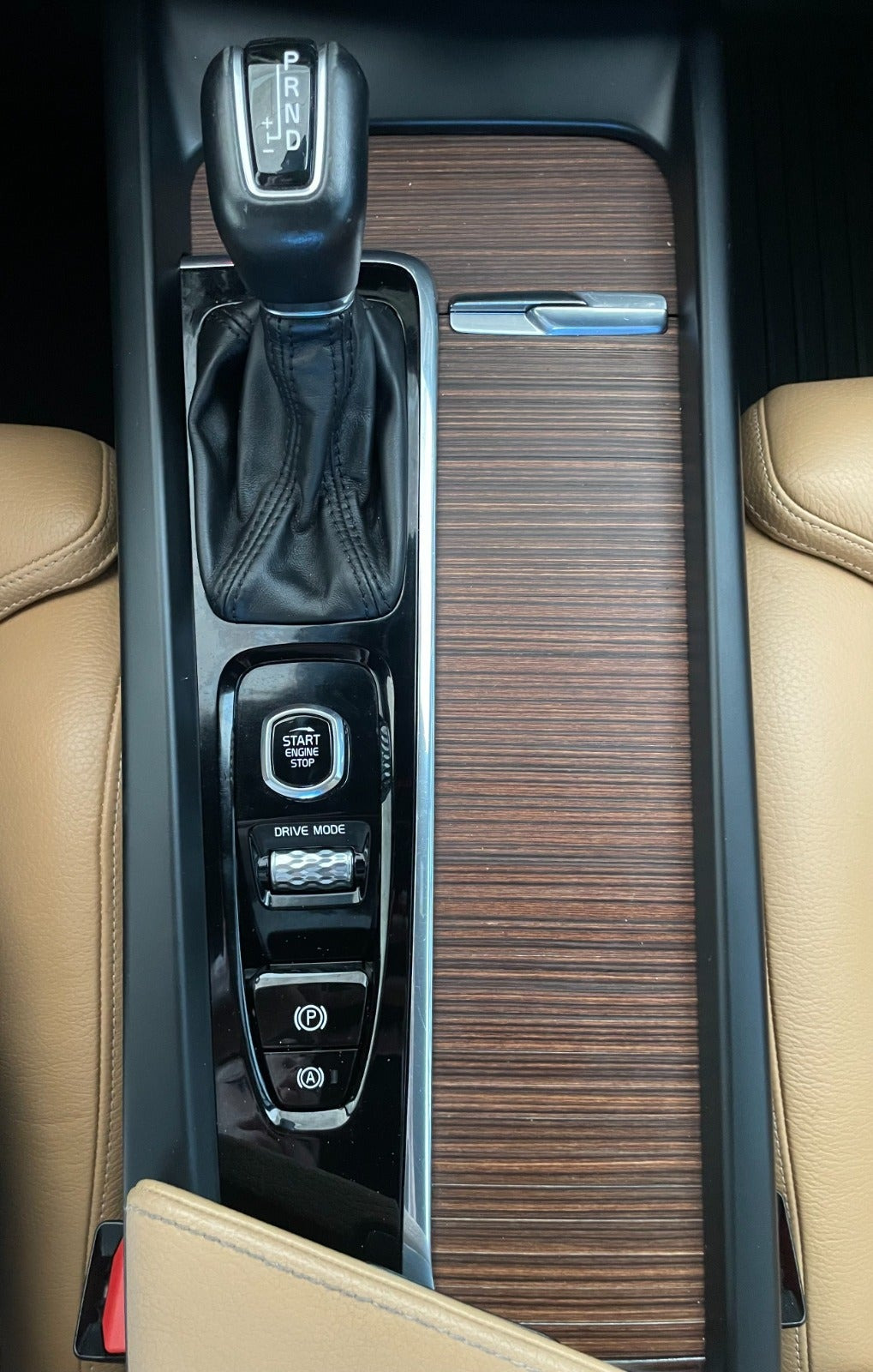 Sort Volvo XC60 fra 2019