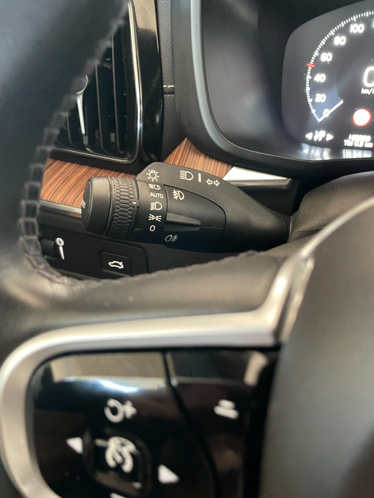 Sort Volvo XC60 fra 2019