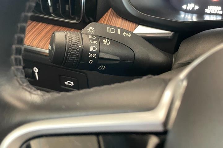 Sort Volvo XC60 fra 2019