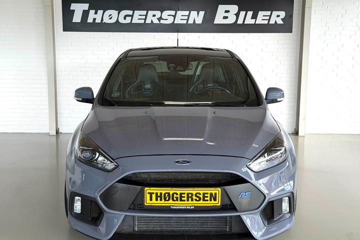 Grå Ford Focus fra 2017