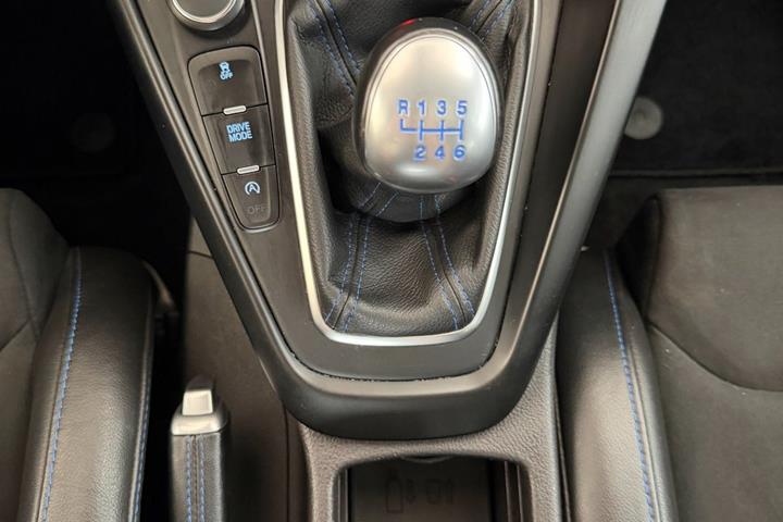 Grå Ford Focus fra 2017