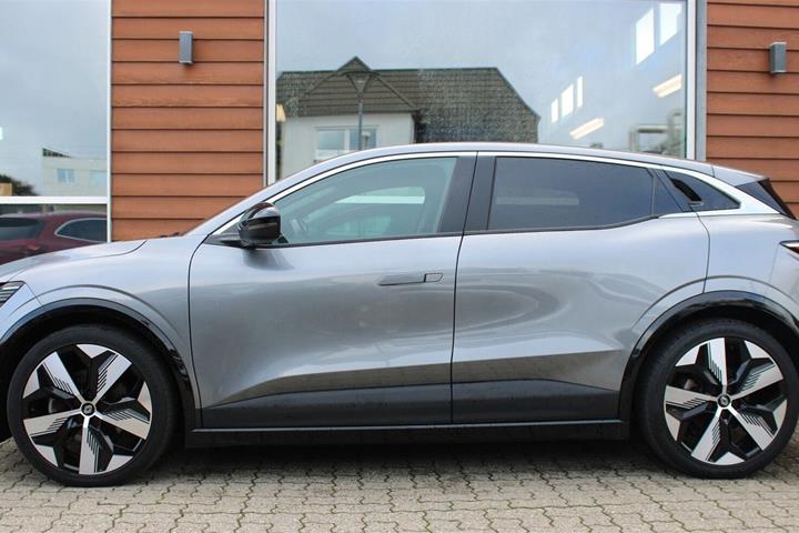 Grå Renault Megane E-Tech fra 2024