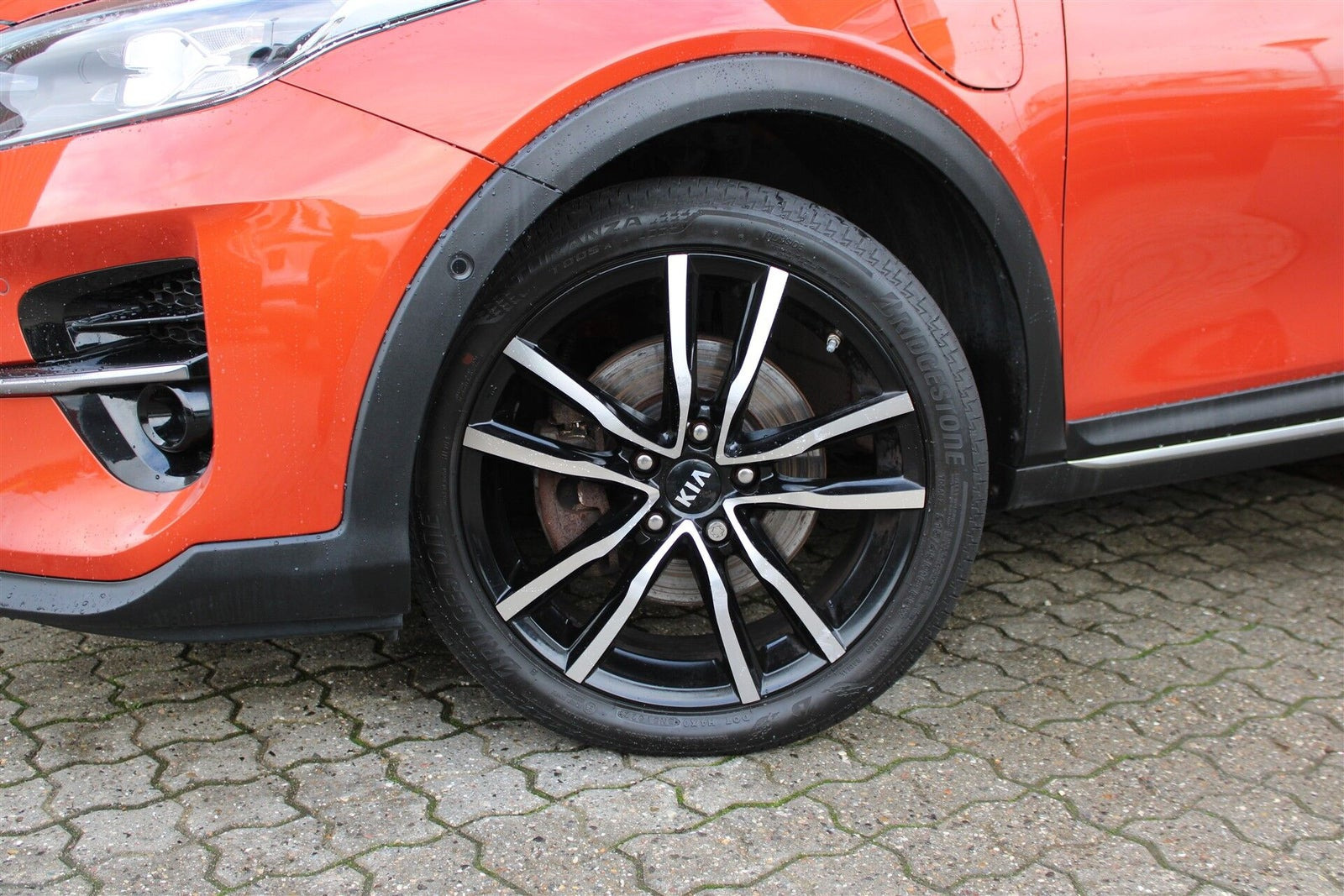 Orange Kia XCeed fra 2021