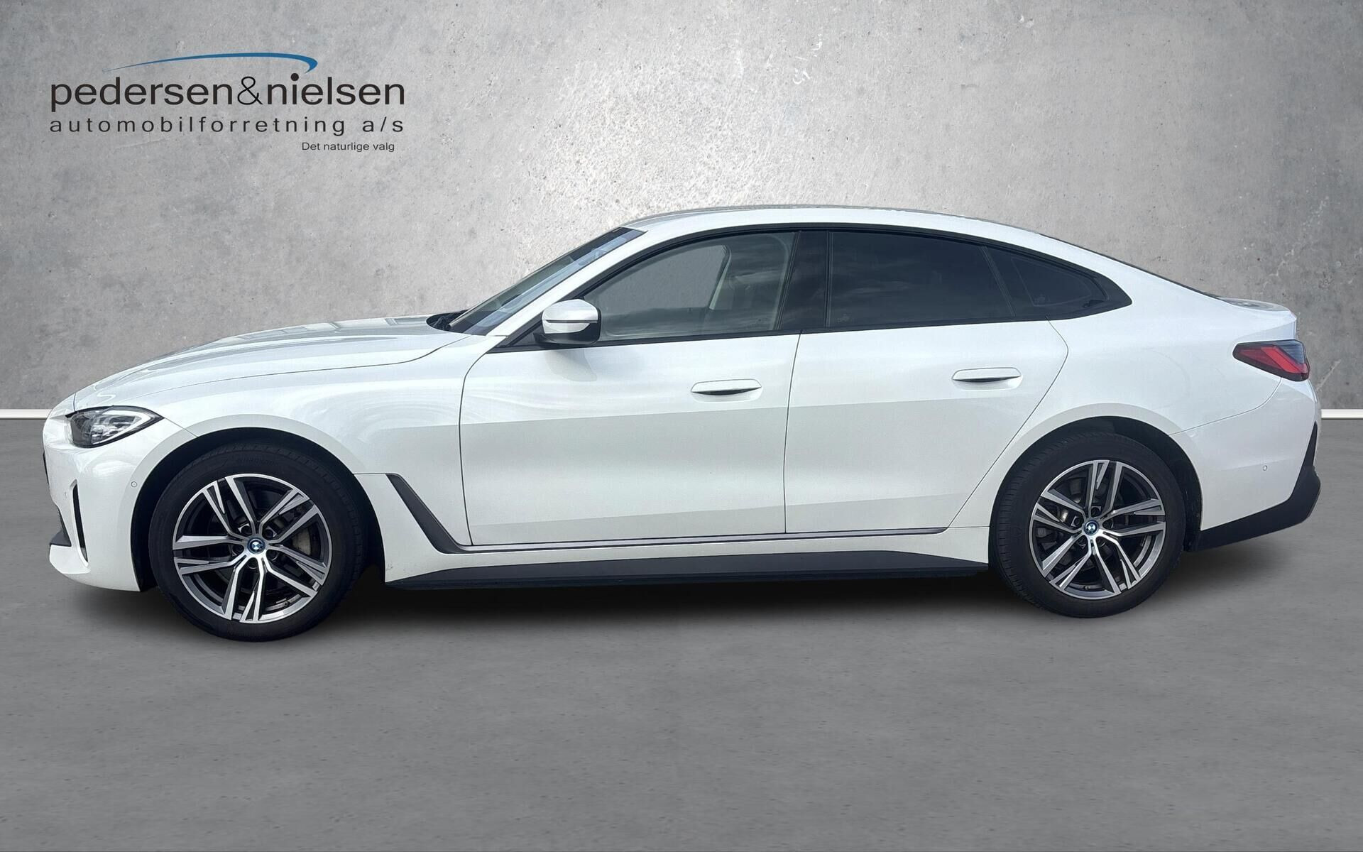 Hvid BMW i4 fra 2023