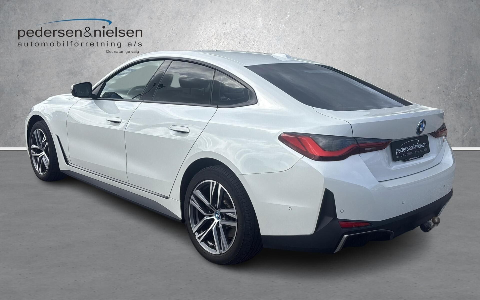 Hvid BMW i4 fra 2023