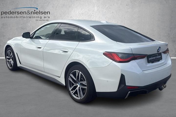 Hvid BMW i4 fra 2023