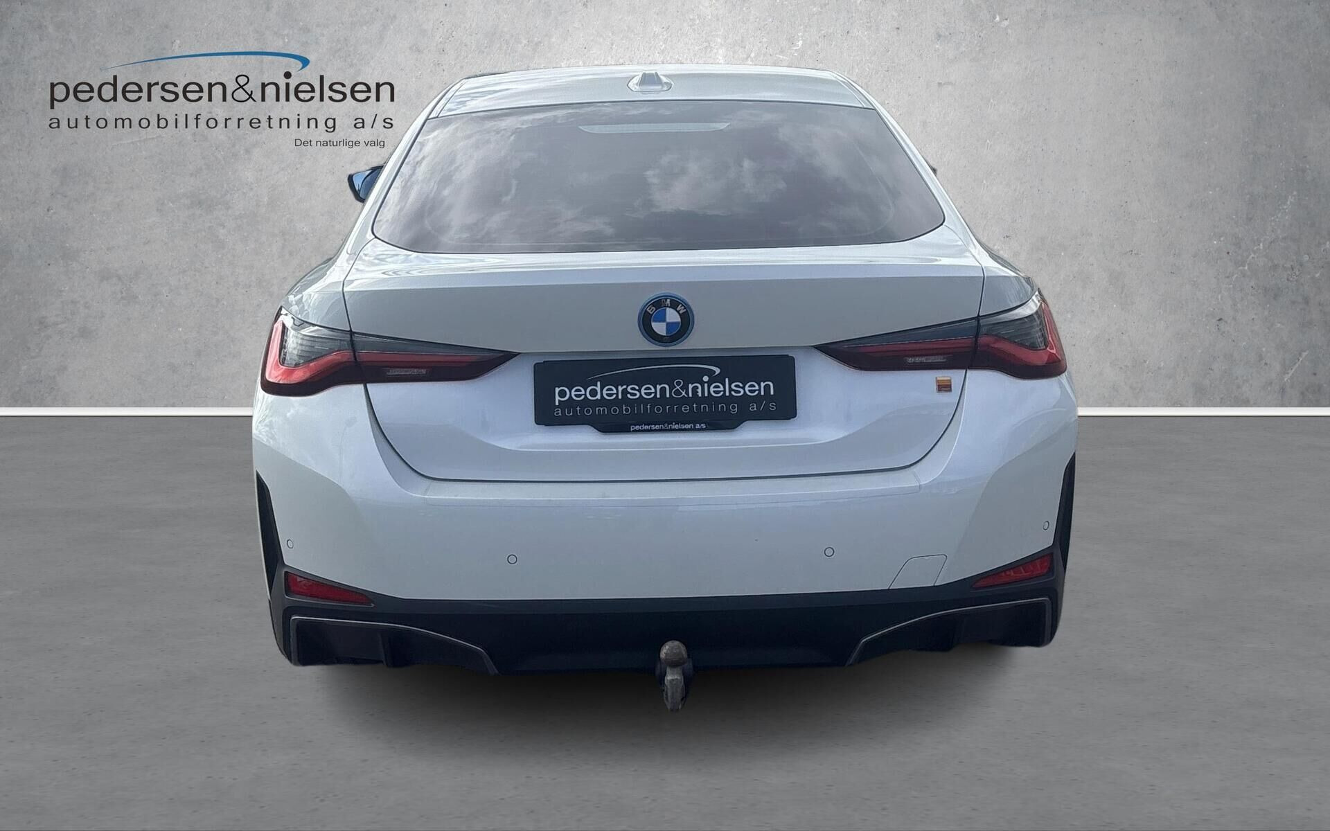 Hvid BMW i4 fra 2023