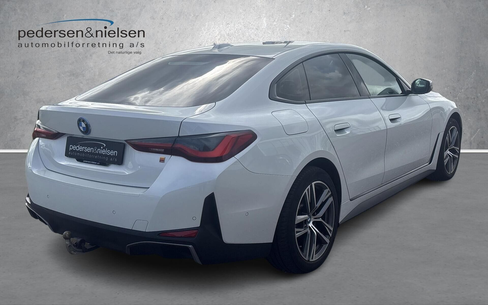 Hvid BMW i4 fra 2023