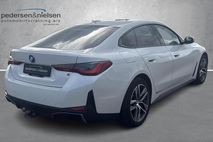 Hvid BMW i4 fra 2023