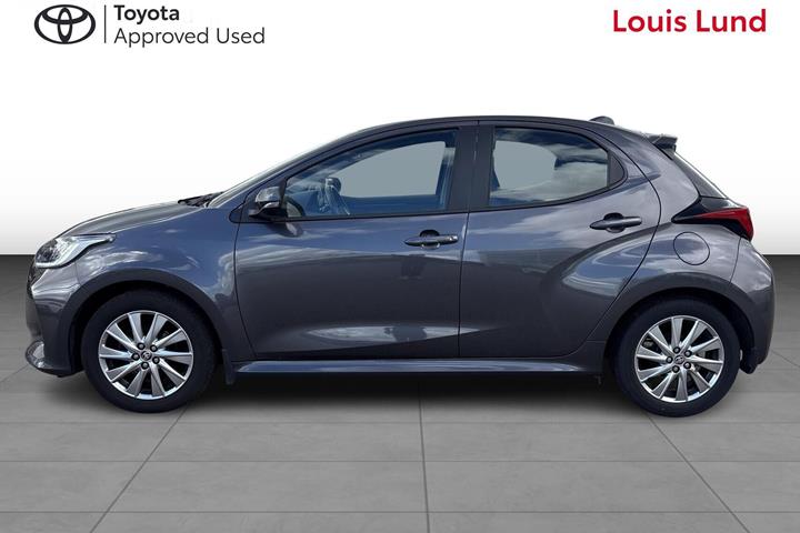 Grå Toyota Yaris fra 2022